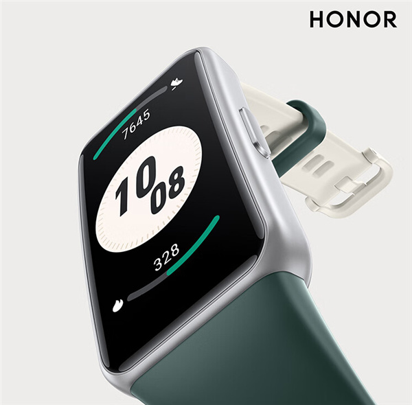 首發199元 榮耀手環7發布：1.47英寸大屏 支持全天候血氧監測