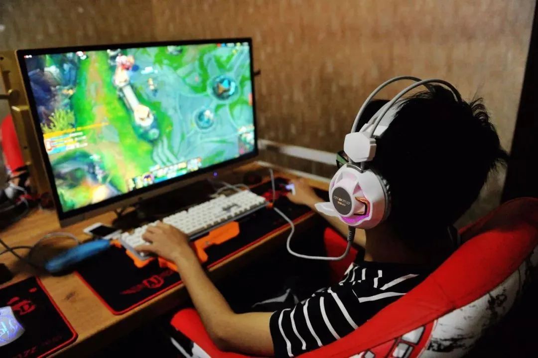 國務院：實施國家統一的未成年人網路遊戲電子身份認證