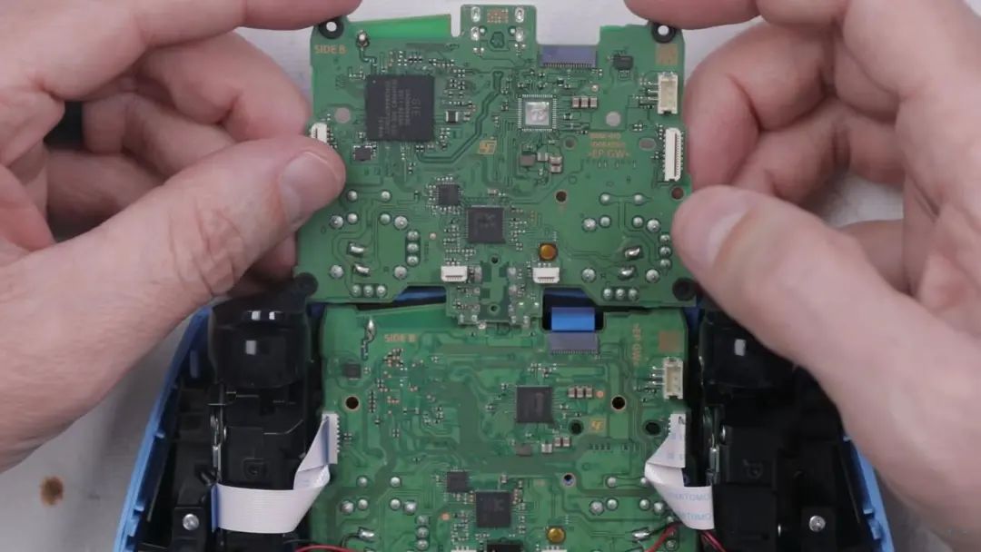 PS5新彩色手柄扳機鍵彈簧更結實