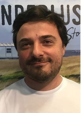 身為《巫師》初代主創，如今為何要做一款漫長敘事的手游？