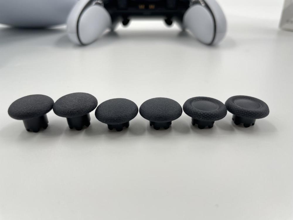 PS5精英手柄開箱：與DualSense手柄外形相仿，但內有乾坤