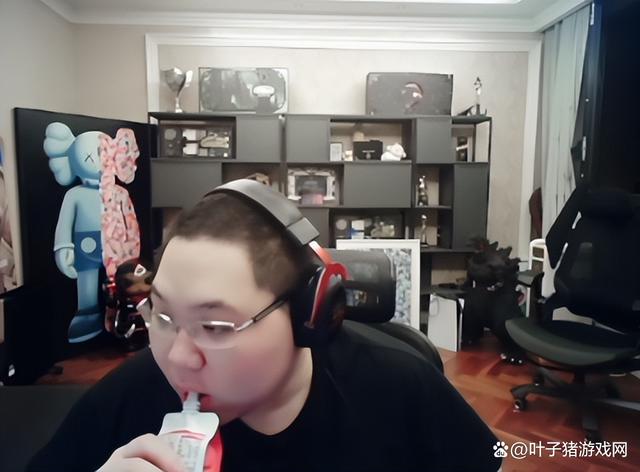 氣得怒拍桌子，PDD玩逆水寒被人挖牆腳，幫會差點直接解散！