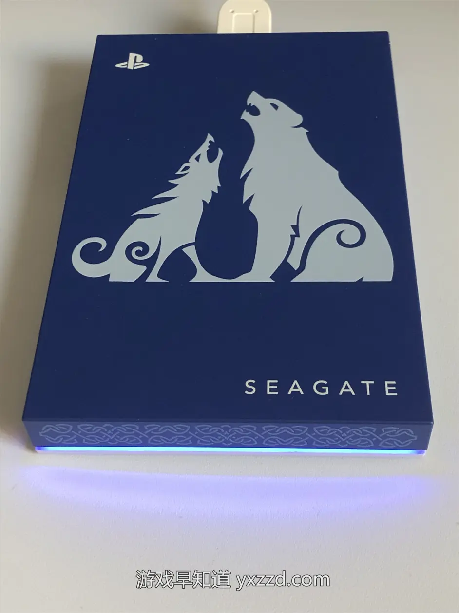 希捷《戰神：諸神黃昏》特別版遊戲硬碟早知道評測：遊戲主機擴容實用收藏俱佳選擇